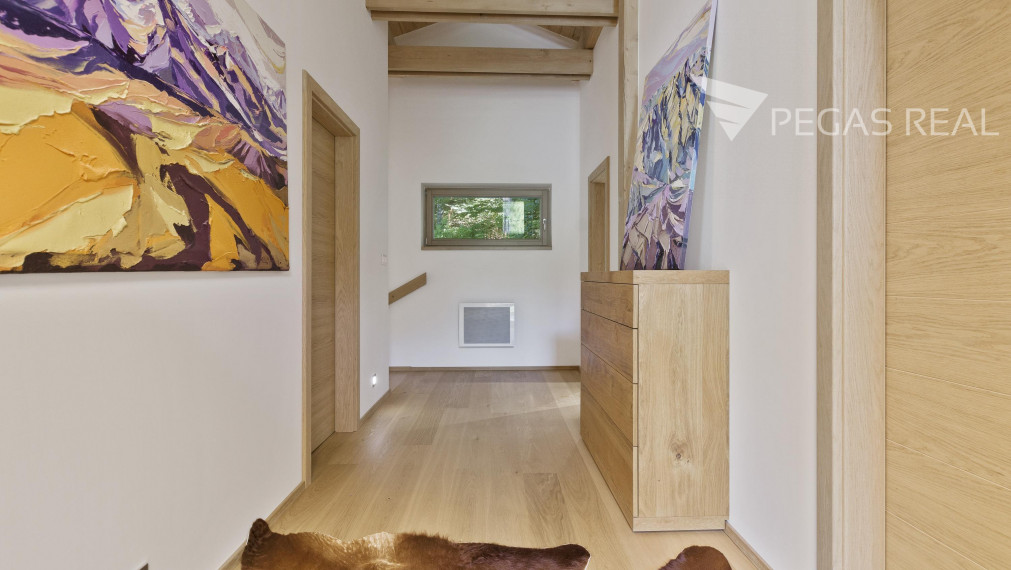 LUXUSNÝ CHALET PRI LYŽIARSKOM STREDISKU JASNÁ NA TÁLOCH V BYSTREJ - NÍZKE TATRY