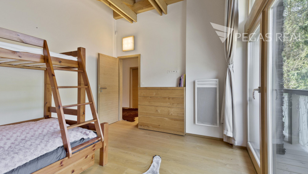 LUXUSNÝ CHALET PRI LYŽIARSKOM STREDISKU JASNÁ NA TÁLOCH V BYSTREJ - NÍZKE TATRY