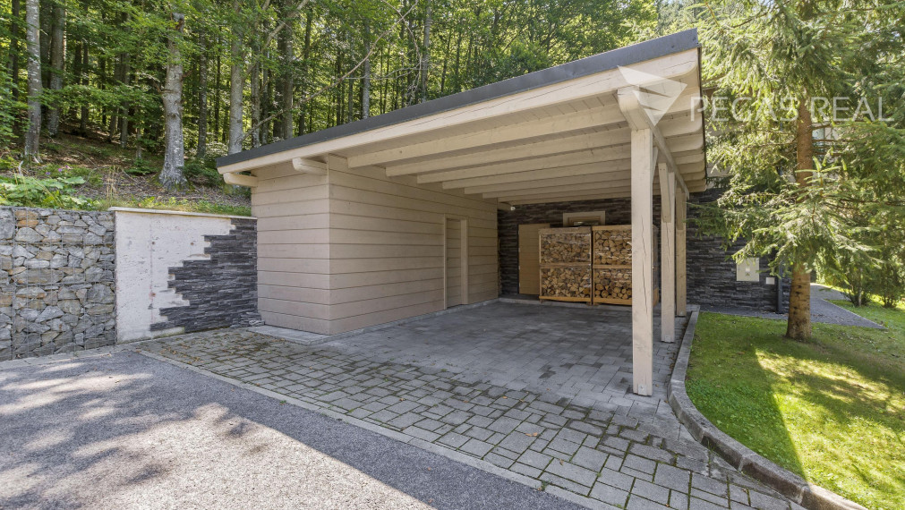 LUXUSNÝ CHALET PRI LYŽIARSKOM STREDISKU JASNÁ NA TÁLOCH V BYSTREJ - NÍZKE TATRY