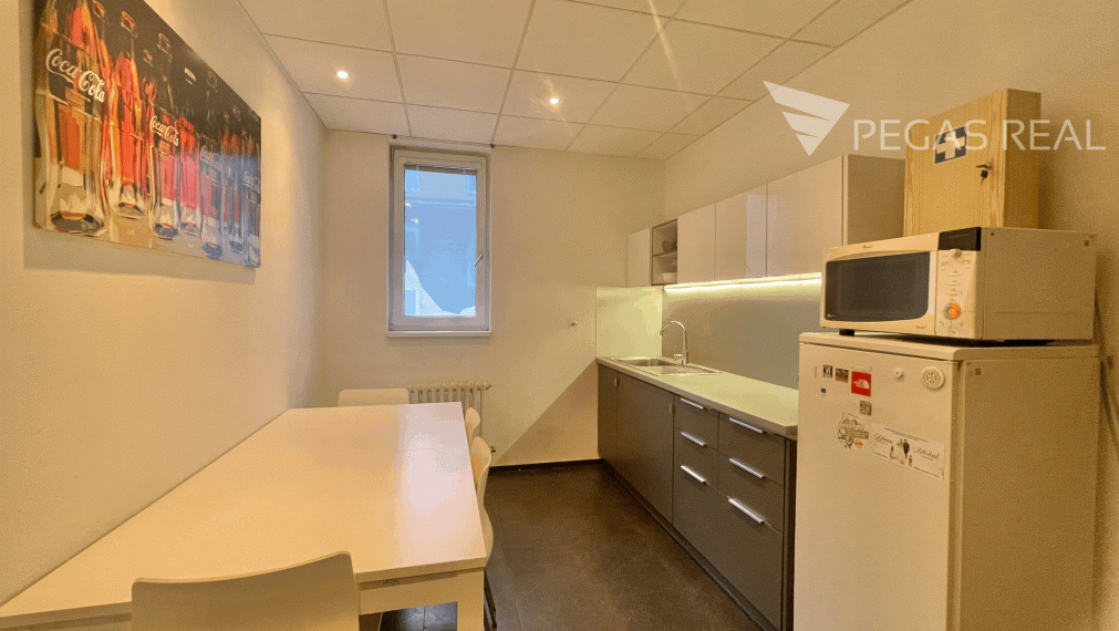 Prenájom moderných kancelárskych priestorov v centre Bratislavy od 64m2 – VIDEO