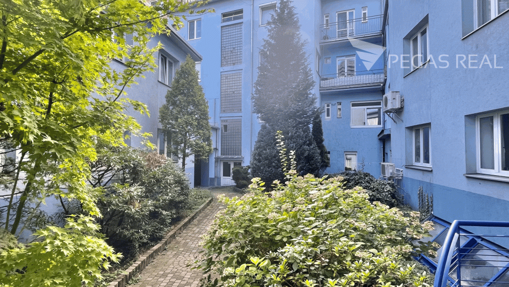 Prenájom moderných kancelárskych priestorov v centre Bratislavy od 64m2 – VIDEO