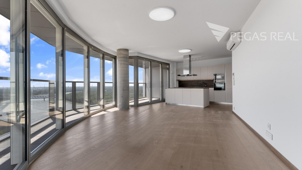 3 izbový byt v Eurovea Tower s 2x parkingom  na 24. poschodí  - VIDEO