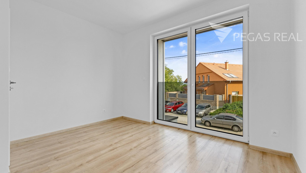 Krásny 6 izb. rodinný dom pri malom Dunaji na prenájom