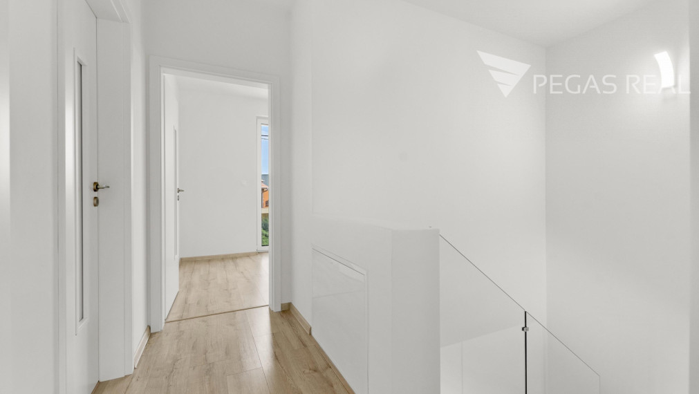 Krásny 6 izb. rodinný dom pri malom Dunaji na prenájom