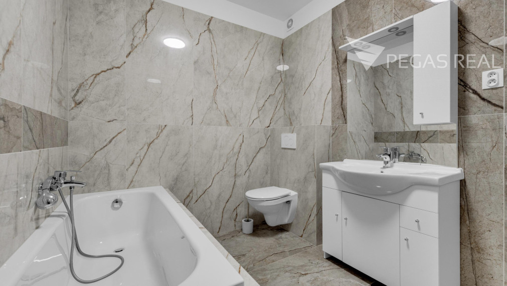 Krásny 6 izb. rodinný dom pri malom Dunaji na prenájom