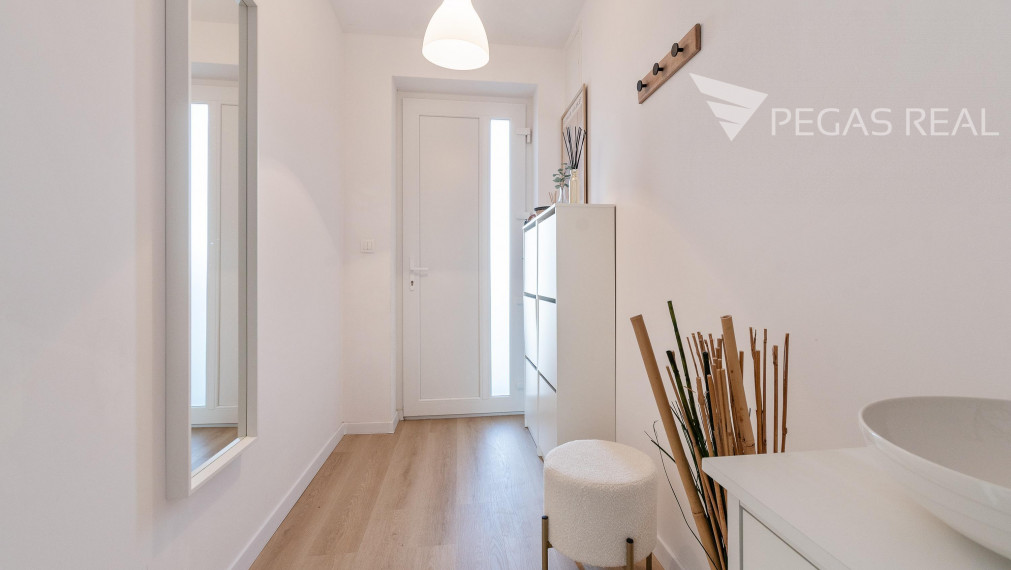 Slnečná - západná strana Rodinný dom  Hviezdoslavov -  ZARIADENY