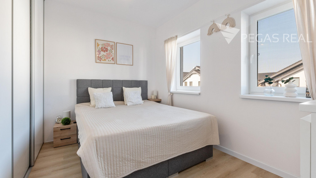 Slnečná - západná strana Rodinný dom  Hviezdoslavov -  ZARIADENY