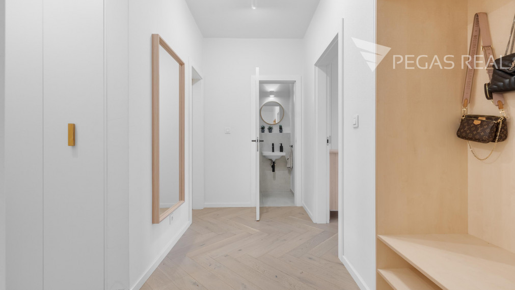 Rezervované: CUBICON - Dizajnový 2 izbový byt v Karlovej vsi