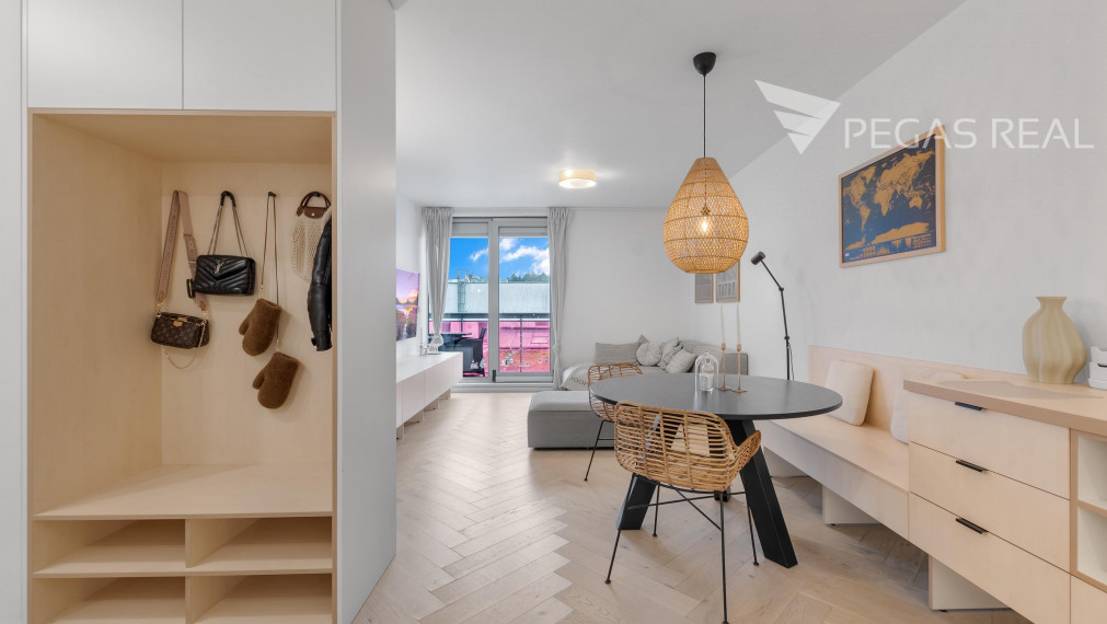 Rezervované: CUBICON - Dizajnový 2 izbový byt v Karlovej vsi