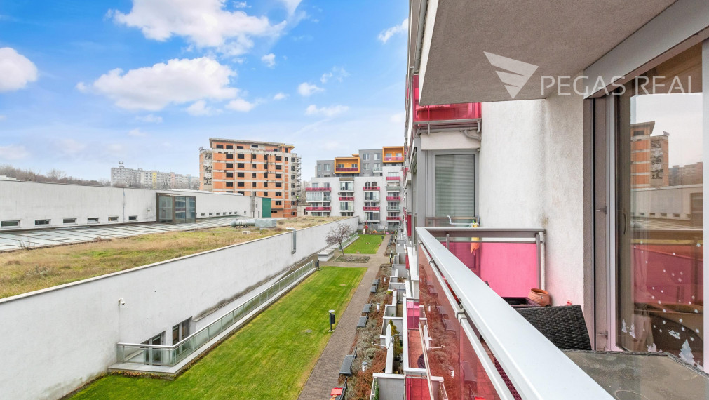 Rezervované: CUBICON - Dizajnový 2 izbový byt v Karlovej vsi