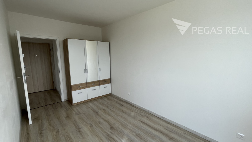 🏡 Prenájom krásneho, slnečného 3-izbového strešného bytu s terasou v Miloslavove