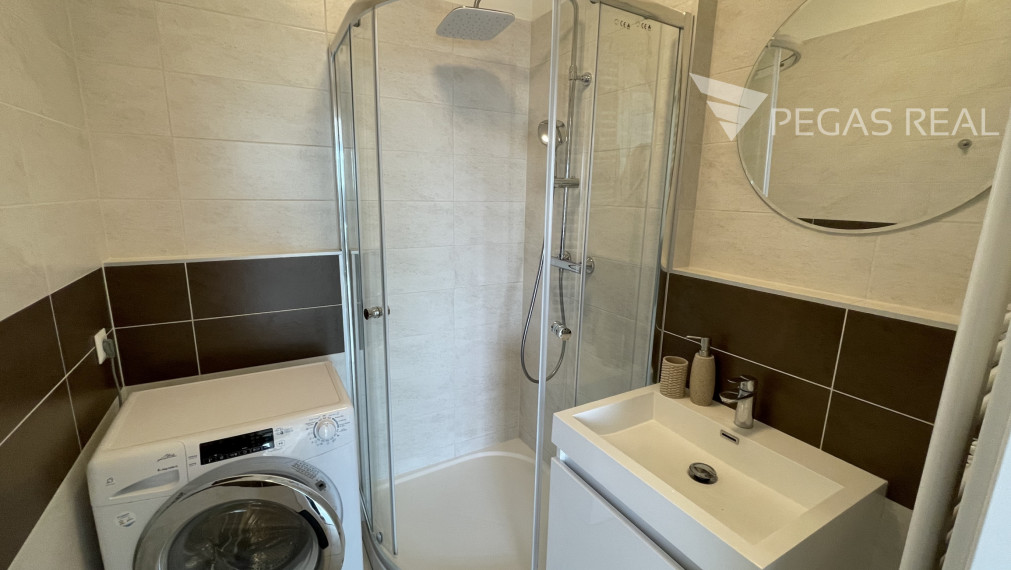 🏡 Prenájom krásneho, slnečného 3-izbového strešného bytu s terasou v Miloslavove