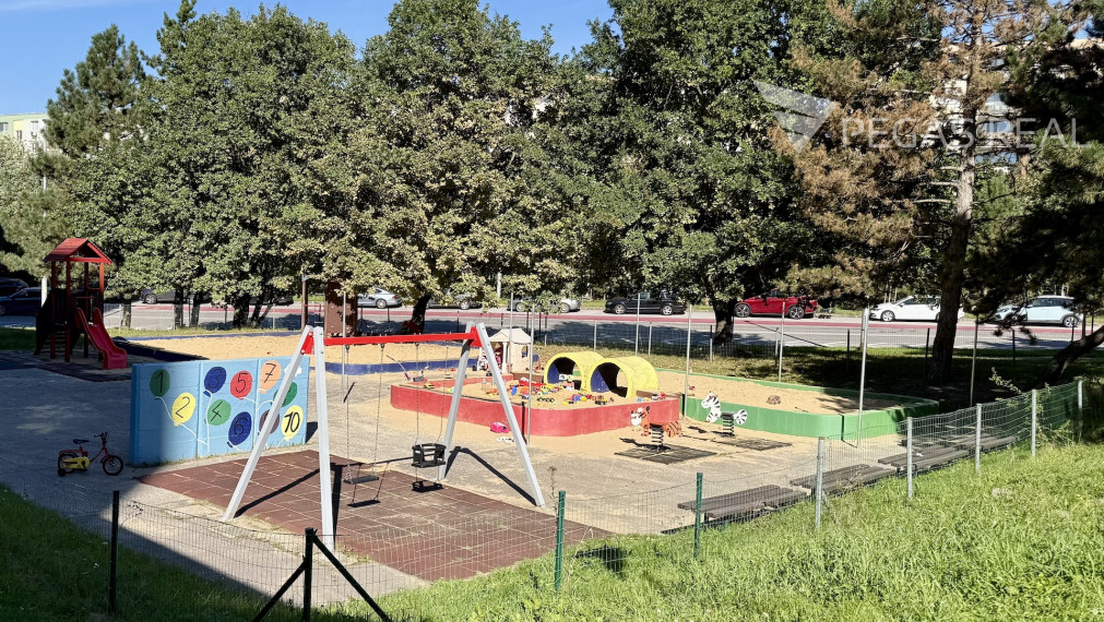 "PREDANÝ" TOP štartovací, plne zariadený, 2i byt po kompletnej rekonštrukcii