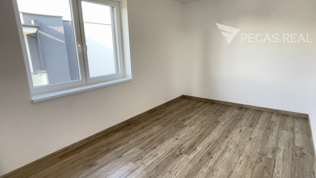 Predám krásny 3-izbový byt v Rovinke v super cene !!