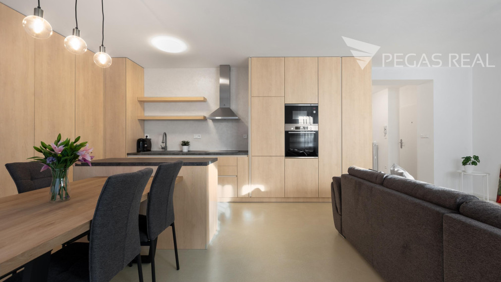 Krásny 2-izbový byt pri OC Nivy - Svätoplukova ulica, BA