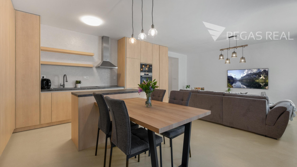 Krásny 2-izbový byt pri OC Nivy - Svätoplukova ulica, BA