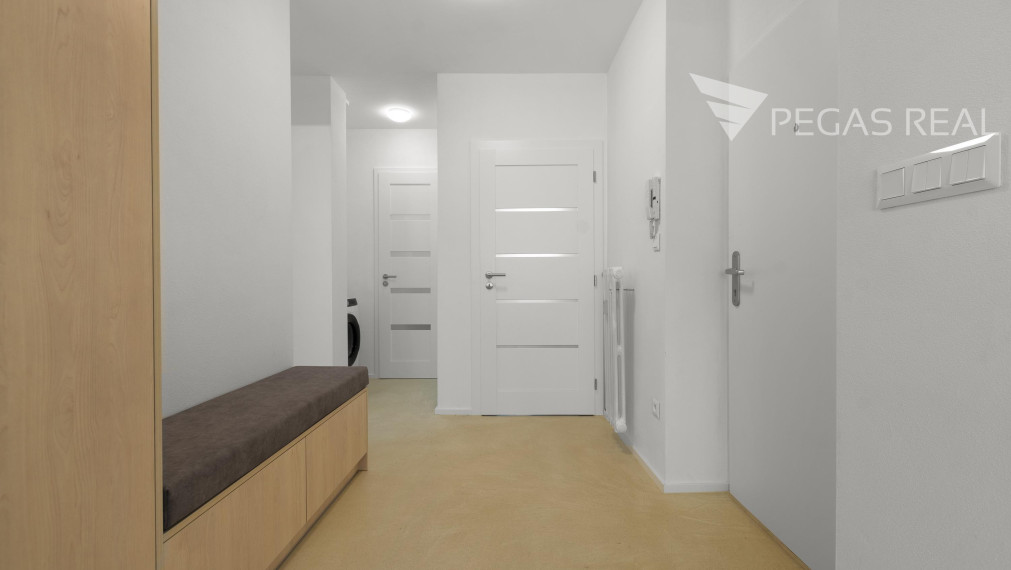 Krásny 2-izbový byt pri OC Nivy - Svätoplukova ulica, BA