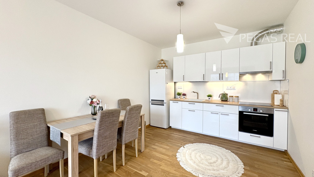 Slnečný, kompletne zariadený 3-izbový byt s balkónom v Cubicon Gardens