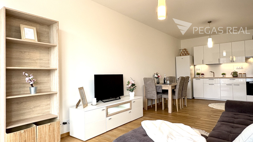 Slnečný, kompletne zariadený 3-izbový byt s balkónom v Cubicon Gardens