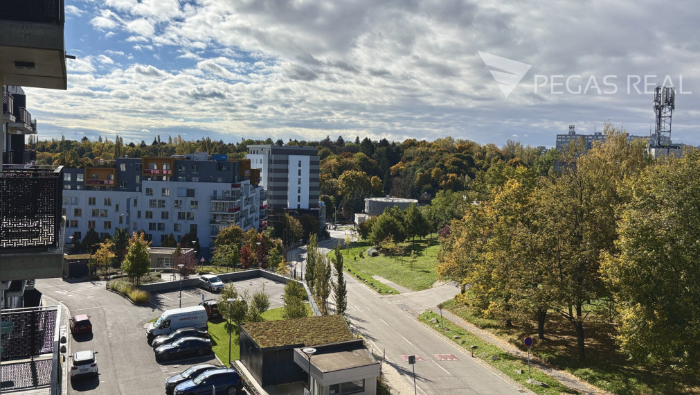 Slnečný, kompletne zariadený 3-izbový byt s balkónom v Cubicon Gardens