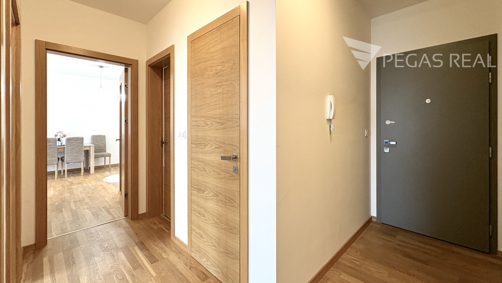 Slnečný, kompletne zariadený 3-izbový byt s balkónom v Cubicon Gardens