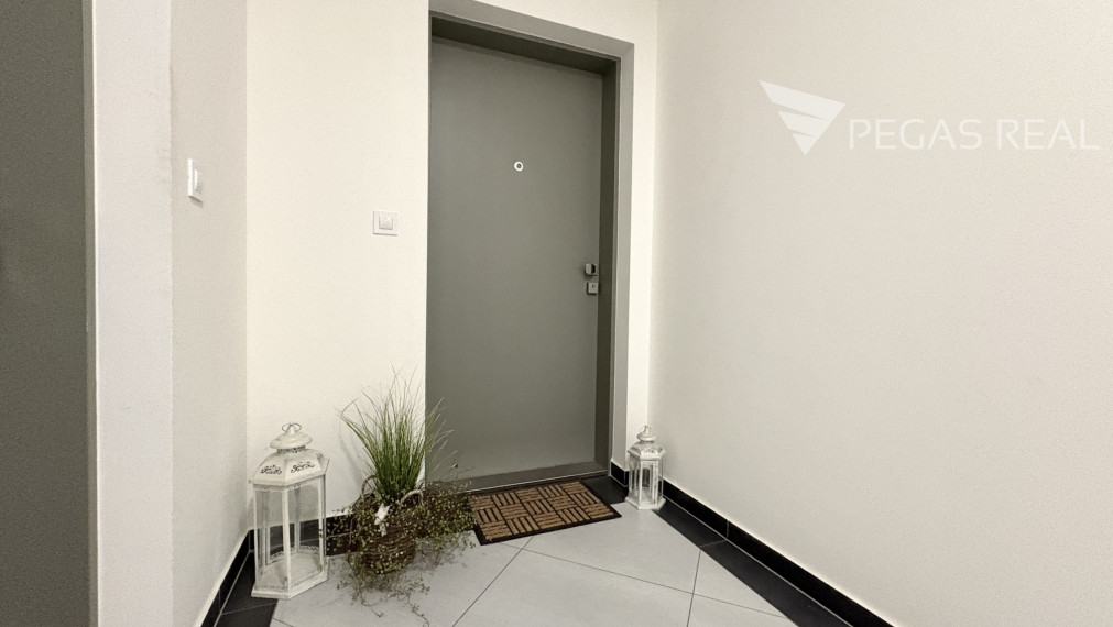 Slnečný, kompletne zariadený 3-izbový byt s balkónom v Cubicon Gardens