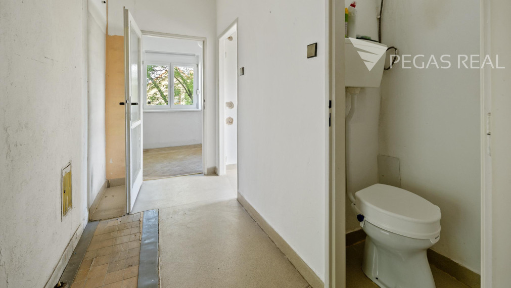 3-izbový byt s balkónom, pivnicou a garážou na Lovinského v Bratislave I – Staré Mesto