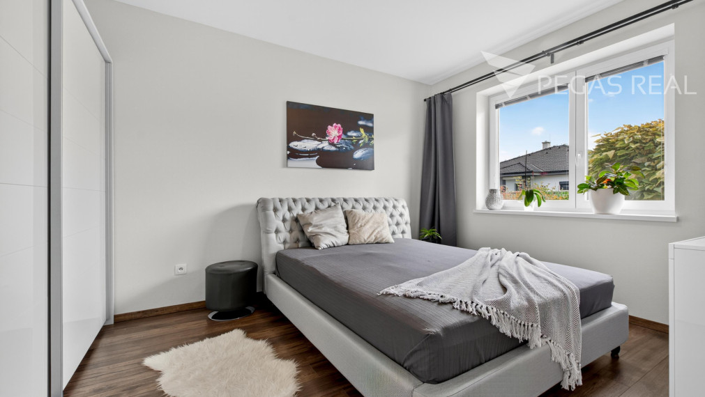 Na predaj moderný 4-izb. samostatne stojaci bungalov s krásnou záhradou a bazénom v Kalinkove