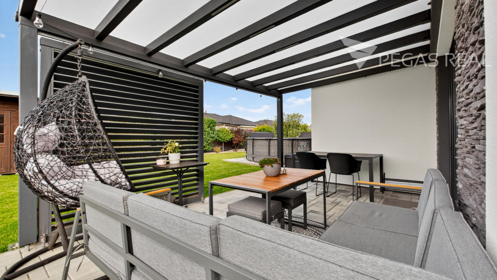 Na predaj moderný 4-izb. samostatne stojaci bungalov s krásnou záhradou a bazénom v Kalinkove