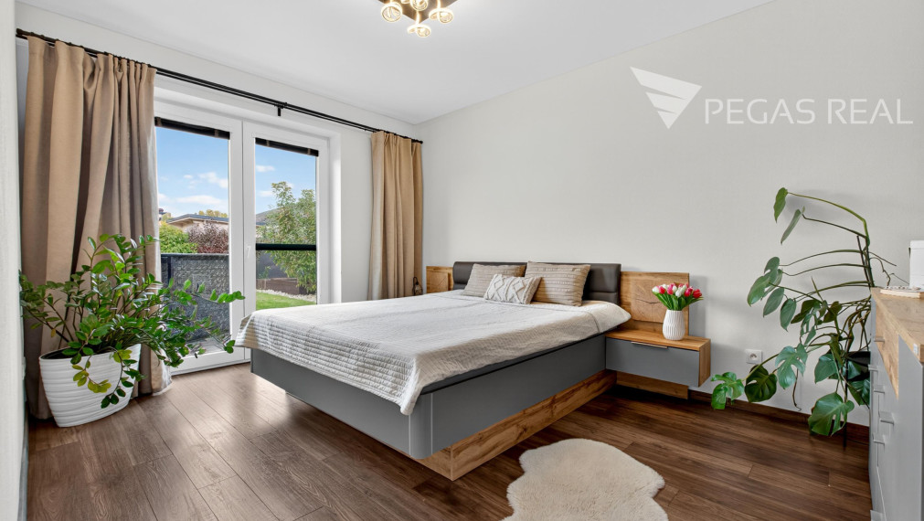 Na predaj moderný 4-izb. samostatne stojaci bungalov s krásnou záhradou a bazénom v Kalinkove