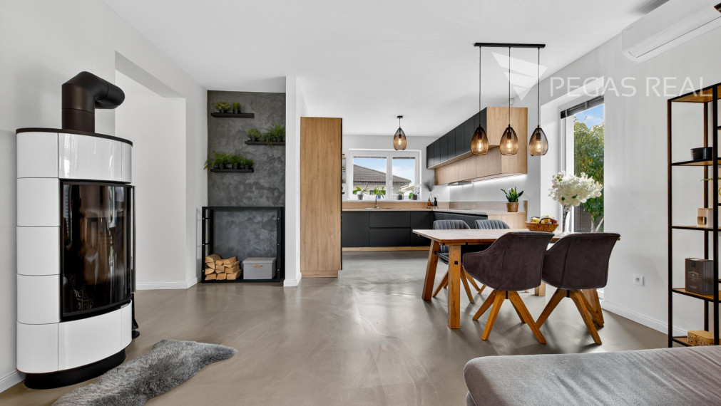 Na predaj moderný 4-izb. samostatne stojaci bungalov s krásnou záhradou a bazénom v Kalinkove