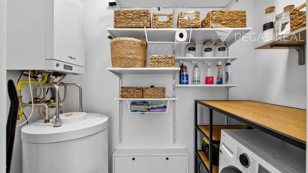 Na predaj moderný 4-izb. samostatne stojaci bungalov s krásnou záhradou a bazénom v Kalinkove