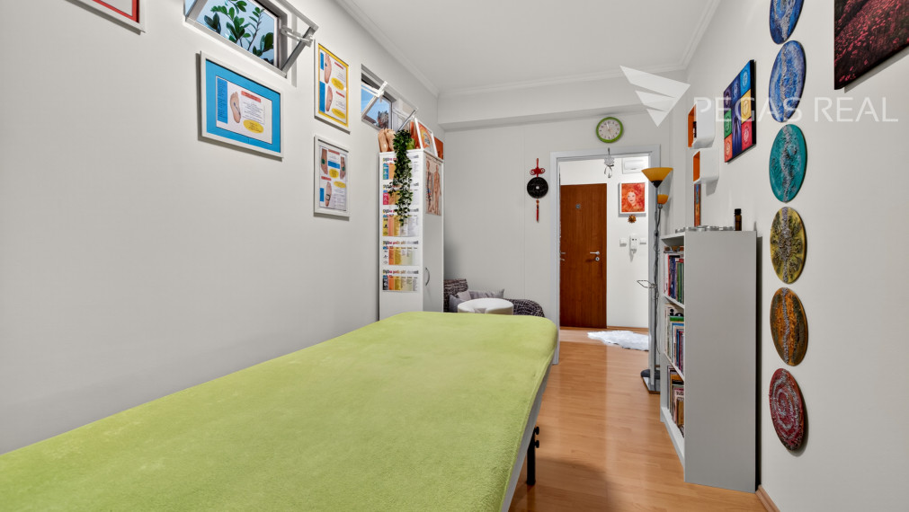 Priestranný byt, dispozične zmenený na trojizbový, Kazanská ulica - VIDEO