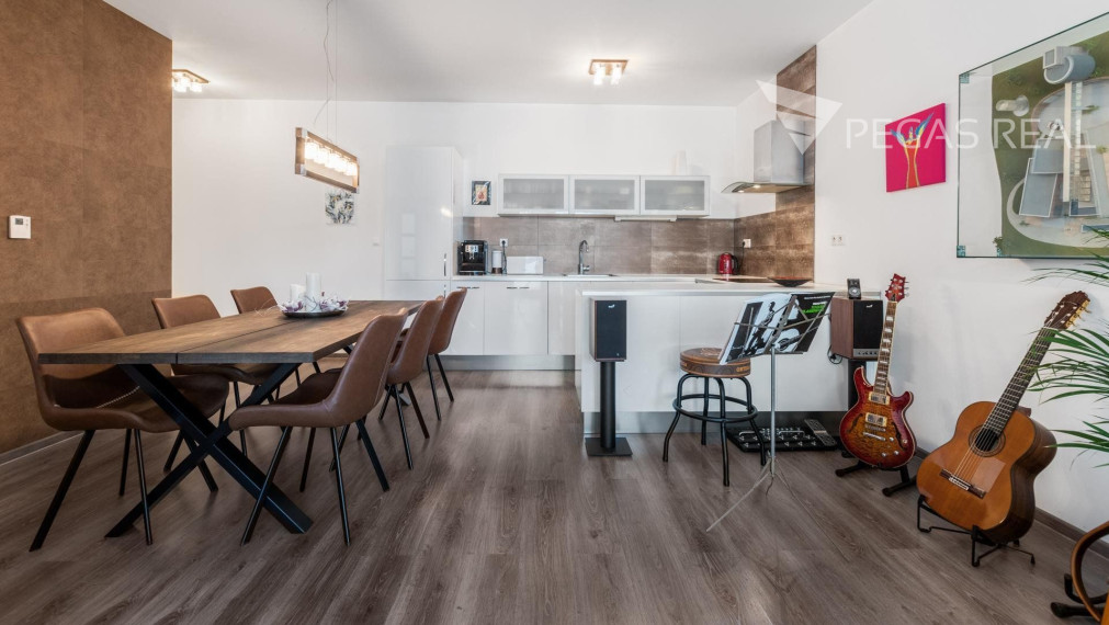 3 izbový byt  v Ružinove s parkingom - VIDEO