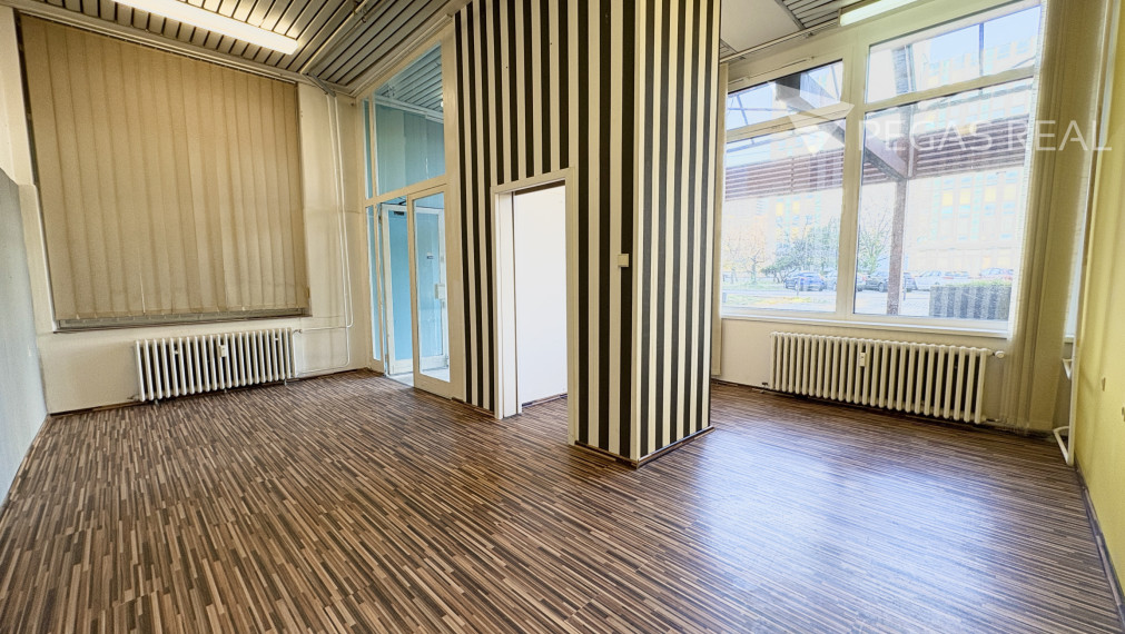 Obchodný priestor na prenájom v Ružinove -video