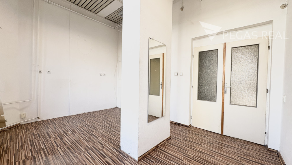 Obchodný priestor na prenájom v Ružinove -video