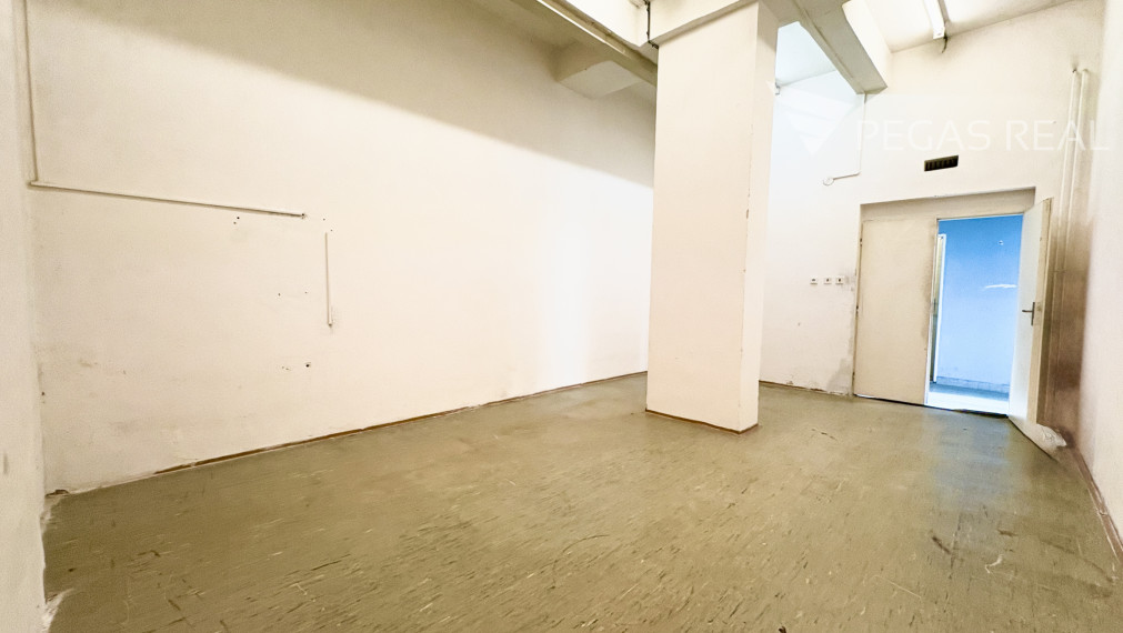 Obchodný priestor na prenájom v Ružinove -video