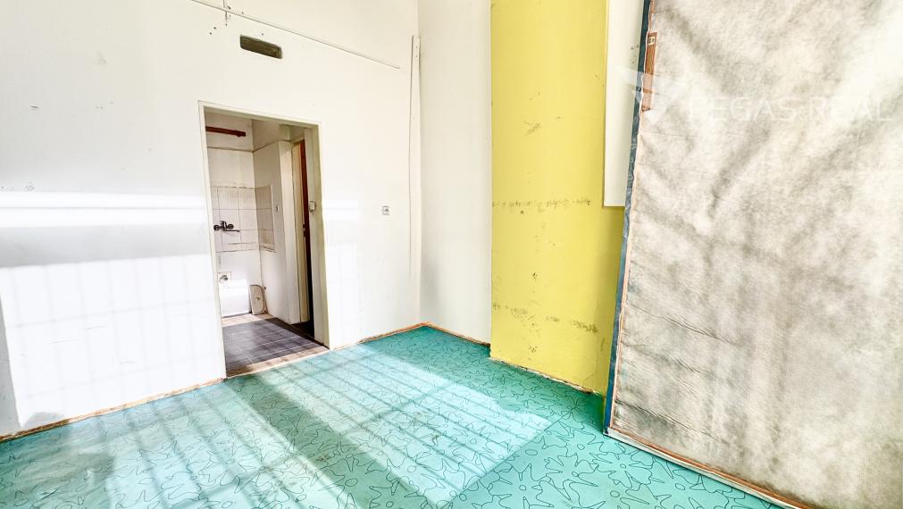 Obchodný priestor na prenájom v Ružinove -video