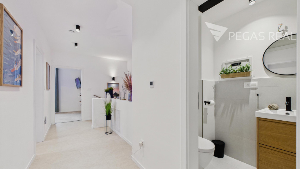 ŠTÝLOVÝ 4-IZBOVÝ RODINNÝ DOM S DOKONALE UDRŽIAVANOU ZÁHRADOU – CHORVÁTSKY GROB