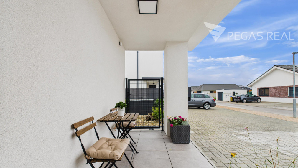 ŠTÝLOVÝ 4-IZBOVÝ RODINNÝ DOM S DOKONALE UDRŽIAVANOU ZÁHRADOU – CHORVÁTSKY GROB