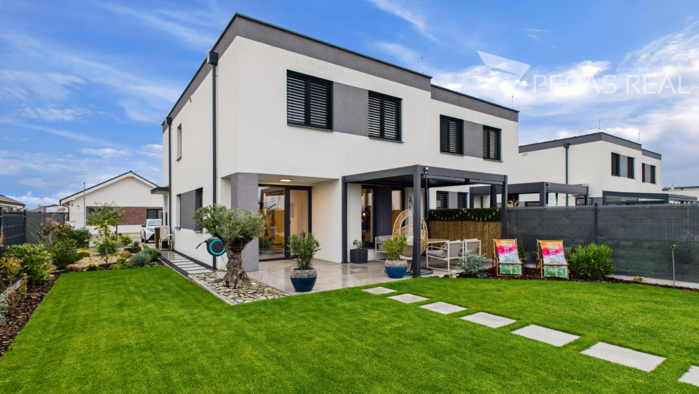 ŠTÝLOVÝ 4-IZBOVÝ RODINNÝ DOM S DOKONALE UDRŽIAVANOU ZÁHRADOU – CHORVÁTSKY GROB