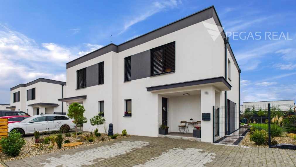 ŠTÝLOVÝ 4-IZBOVÝ RODINNÝ DOM S DOKONALE UDRŽIAVANOU ZÁHRADOU – CHORVÁTSKY GROB