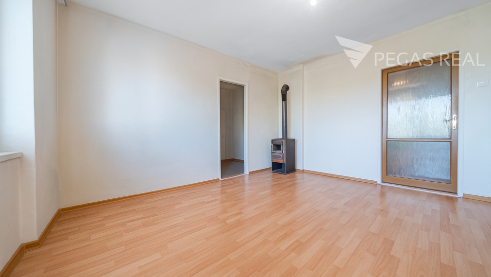 SUPER CENA 3-izbový byt, pôvodný stav, 40min. od Bratislavy