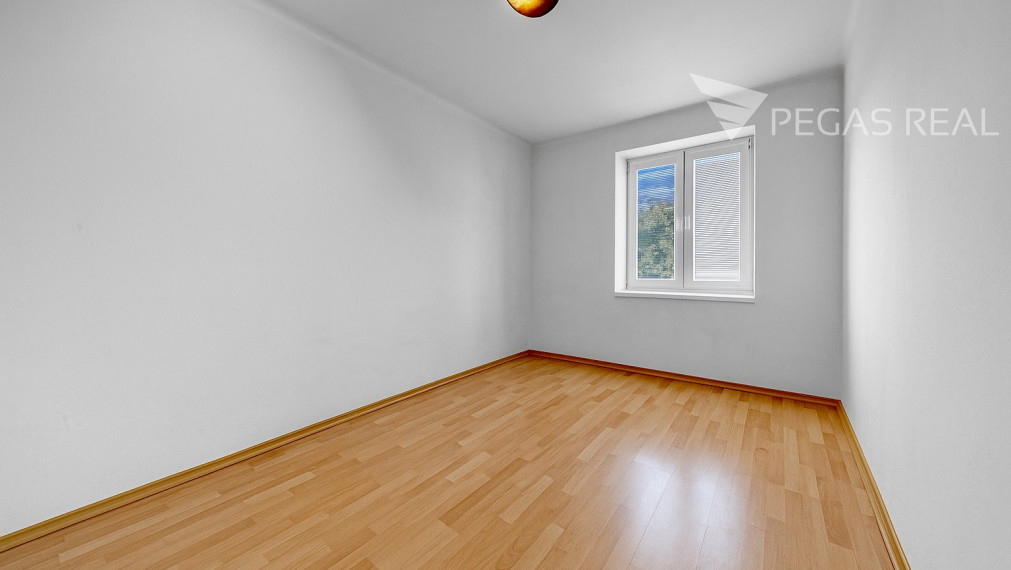 SUPER CENA 3-izbový byt, pôvodný stav, 40min. od Bratislavy