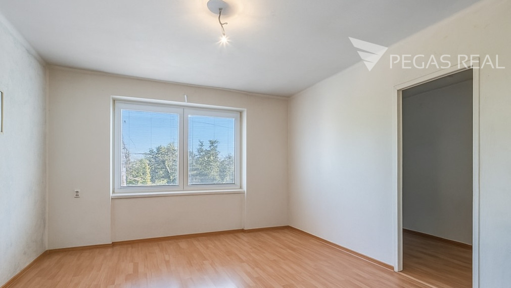 SUPER CENA 3-izbový byt, pôvodný stav, 40min. od Bratislavy