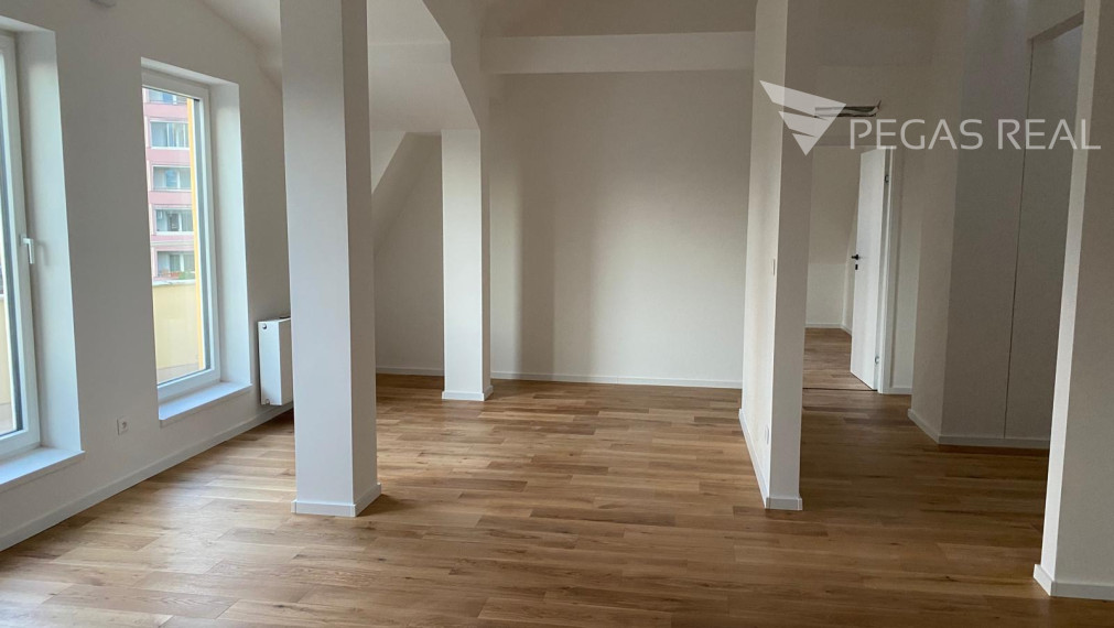 Nadštandardný 3-izbový byt na Jégeho ulici v BA - Ružinov.