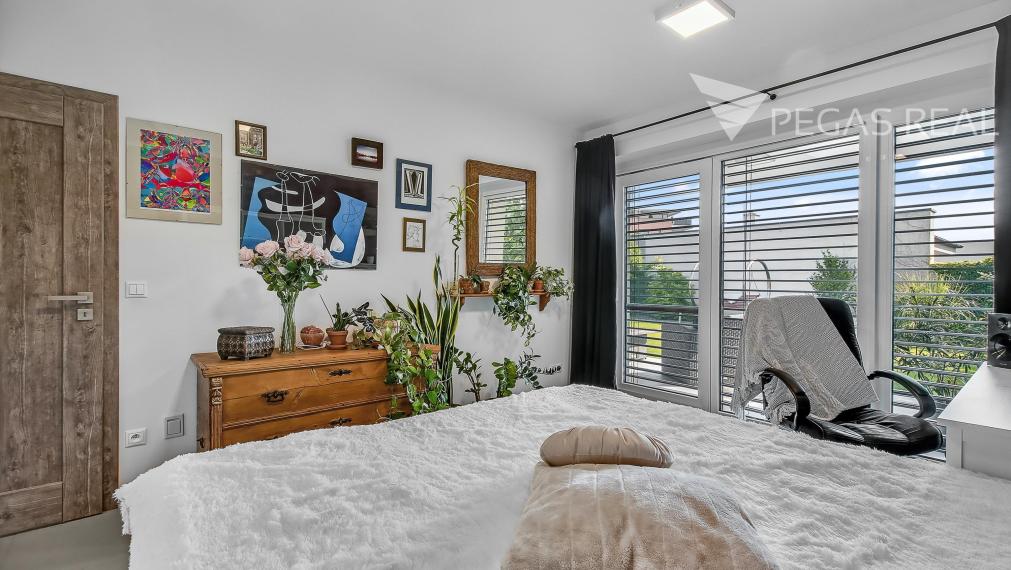 REZERVOVANE  Moderný 4 izbový rodinný dom so zimnou záhradou, saunou , dvojgarážou v lukratívnej lokalite Chorvátsky Grob, časť Čierna voda