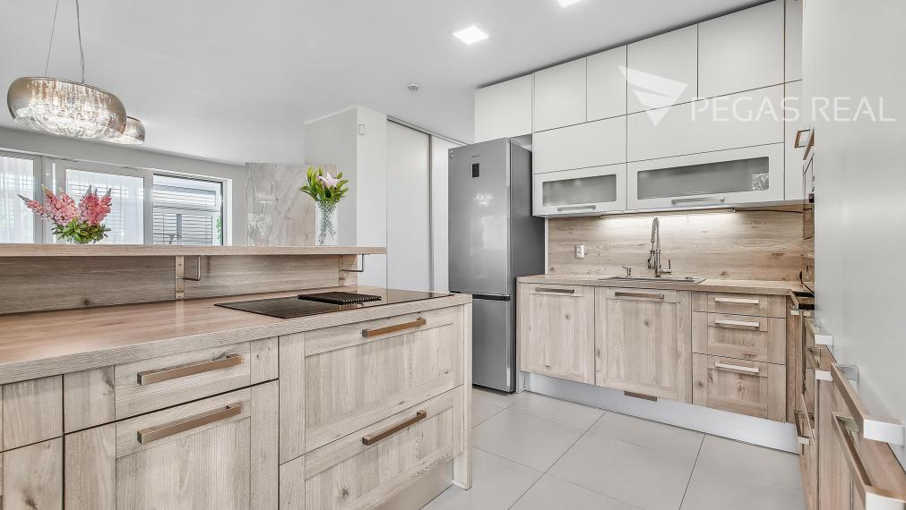 REZERVOVANE  Moderný 4 izbový rodinný dom so zimnou záhradou, saunou , dvojgarážou v lukratívnej lokalite Chorvátsky Grob, časť Čierna voda