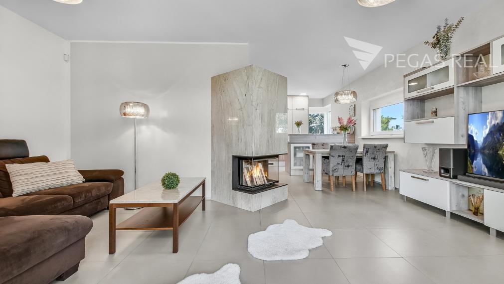 REZERVOVANE  Moderný 4 izbový rodinný dom so zimnou záhradou, saunou , dvojgarážou v lukratívnej lokalite Chorvátsky Grob, časť Čierna voda