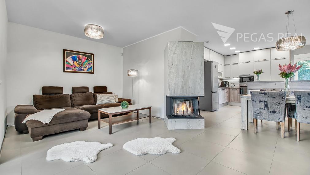 REZERVOVANE  Moderný 4 izbový rodinný dom so zimnou záhradou, saunou , dvojgarážou v lukratívnej lokalite Chorvátsky Grob, časť Čierna voda